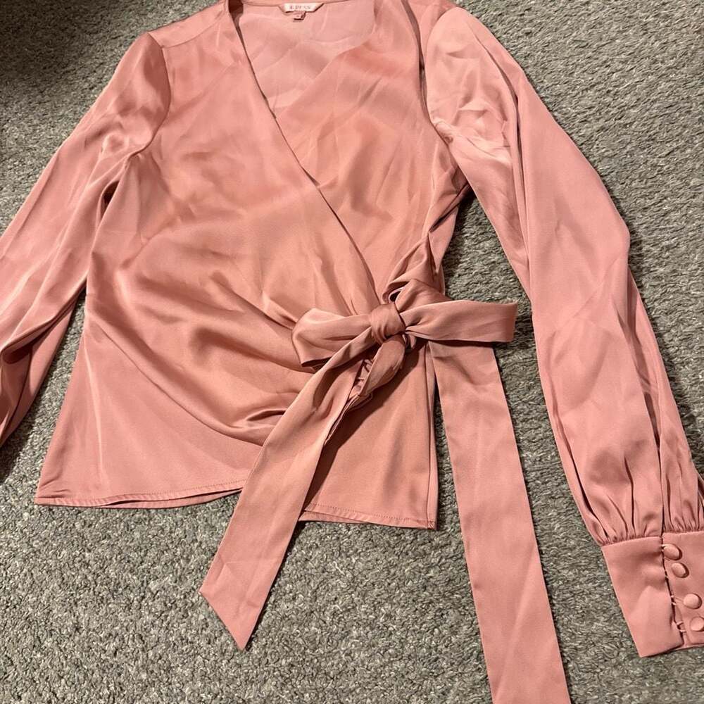 GUESS Lovisa Satin Long Sleeve Wrap Blouse in Dusty Rose